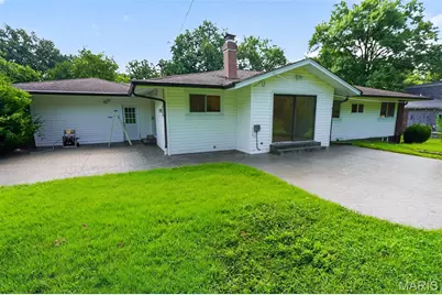 1939 Pickfair Drive, Saint Louis, MO 63146 - Photo 4