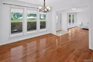 1939 Pickfair Dr, Saint Louis, MO 63146 - Photo 10
