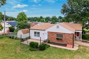 6617 E Yorkshire Dr, Affton, MO 63123 - Photo 4