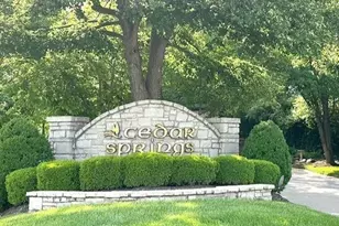 14312 Willow Spring Hill Dr, Town and Country, MO 63017 - Photo 1