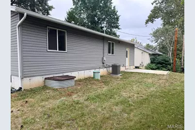 800 Flora Avenue, Warrenton, MO 63383 - Photo 2