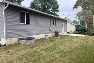 800 Flora Ave, Warrenton, MO 63383 - Photo 2