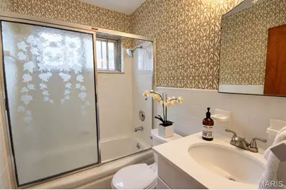 1011 Chartres Avenue, Saint Louis, MO 63132 - Photo 18