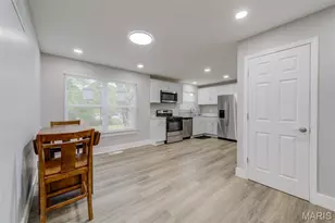 10237 Royal Dr, Saint Louis, MO 63136 - Photo 6