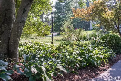 8 Granada Way, Ladue, MO 63124 - Photo 42