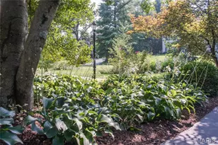 8 Granada Way, Ladue, MO 63124 - Photo 42