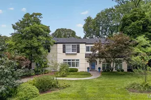 8 Granada Way, Ladue, MO 63124 - Photo 1