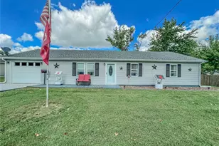 408 McMurry St, Paris, MO 65275 - Photo 2