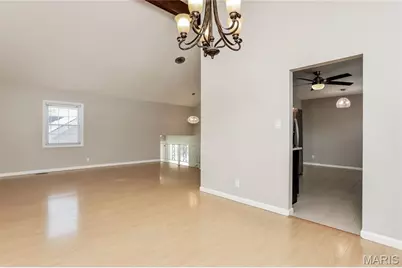 15027 Isleview Drive, Chesterfield, MO 63017 - Photo 4