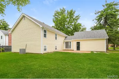 15027 Isleview Drive, Chesterfield, MO 63017 - Photo 18