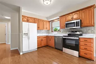 4322 Heinle Dr, Saint Louis, MO 63129 - Photo 8