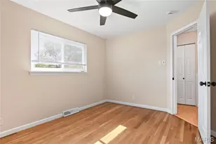 4322 Heinle Dr, Saint Louis, MO 63129 - Photo 18