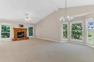 18 Country Bluff Ct, Saint Charles, MO 63301 - Photo 2