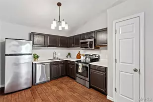 1961 Marine Terrace Dr, Saint Louis, MO 63146 - Photo 8