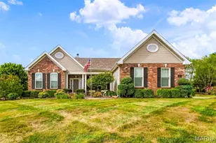 1817 Majestic Oaks Dr, Wentzville, MO 63385 - Photo 2