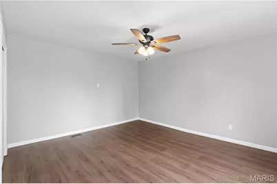10591 Clarendon Avenue, Saint Louis, MO 63114 - Photo 12