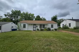 9765 Vickie Pl, Saint Louis, MO 63136 - Photo 1