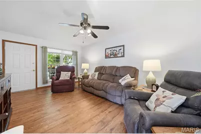 550 Spring Glen Drive, Ballwin, MO 63021 - Photo 2