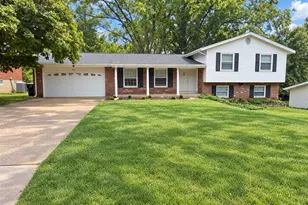 12572 Starspur Ln, Saint Louis, MO 63146 - Photo 2
