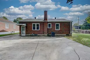 2121 Elm St, Saint Charles, MO 63301 - Photo 14