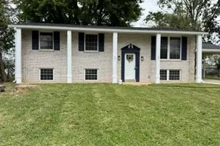 207 Capri Dr, O'Fallon, MO 63366 - Photo 1