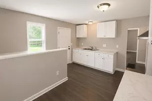 24 Vierling Dr, Berkeley, MO 63135 - Photo 2