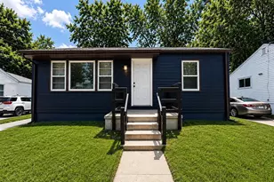 24 Vierling Dr, Berkeley, MO 63135 - Photo 1
