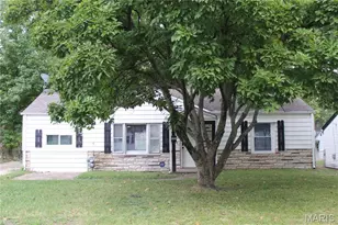 9802 Dennis Dr, Riverview, MO 63136 - Photo 2