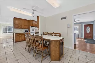10706 Vorhof Dr, Saint Louis, MO 63136 - Photo 6