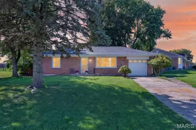 728 Pine Street, Saint Charles, MO 63301 - Photo 1