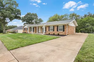 214 Glen Cove Dr, Chesterfield, MO 63017 - Photo 1
