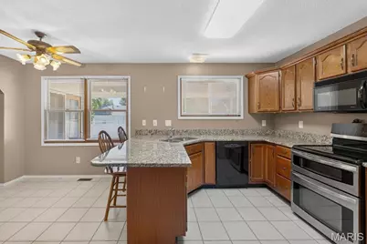 935 W Weybridge Court, Saint Charles, MO 63304 - Photo 12
