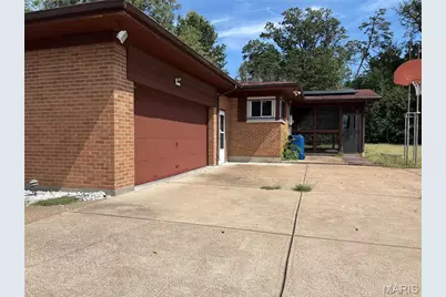 42 Harneywold Drive, Saint Louis, MO 63136 - Photo 2