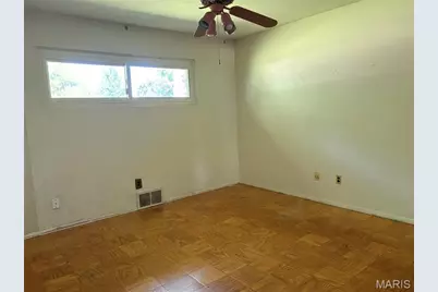 42 Harneywold Drive, Saint Louis, MO 63136 - Photo 16