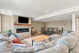 1048 Van Dyke Dr, Ballwin, MO 63011 - Photo 24