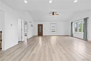 4593 Old Baumgartner Rd, Oakville, MO 63129 - Photo 8