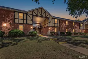 1062 Woodgate Dr, Kirkwood, MO 63122 - Photo 1