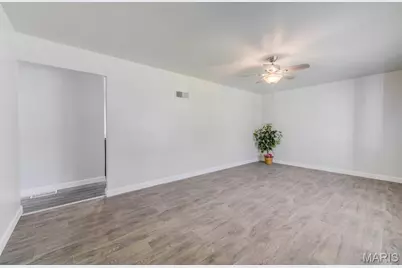 9647 Margo Ann Lane, Woodson Terrace, MO 63134 - Photo 6