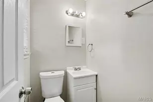 5329 Ville Angela Ln, Hazelwood, MO 63042 - Photo 16