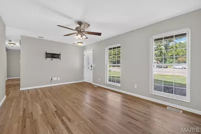 1008 N Duchesne Drive, Saint Charles, MO 63301 - Photo 10