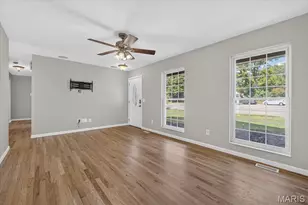 1008 N Duchesne Dr, Saint Charles, MO 63301 - Photo 10