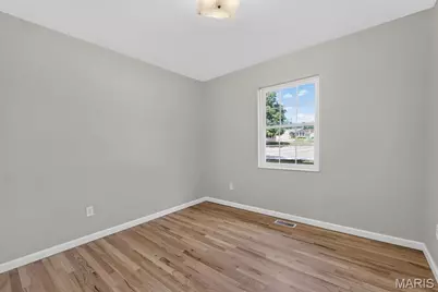 1008 N Duchesne Drive, Saint Charles, MO 63301 - Photo 24