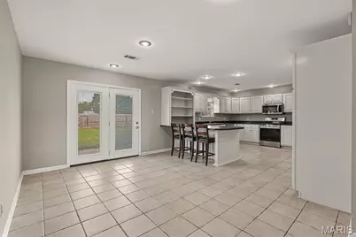 913 S Sutton Place, Kennett, MO 63857 - Photo 8