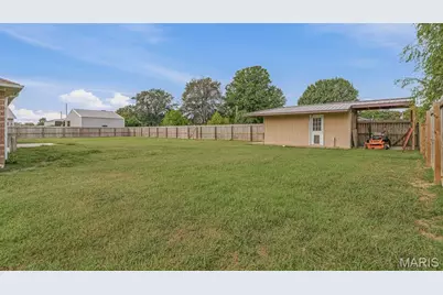 913 S Sutton Place, Kennett, MO 63857 - Photo 24