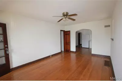 5021 Oleatha Avenue #1st fl, Saint Louis, MO 63139 - Photo 4