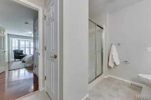 7421 Kenrick Pointe Dr, Shrewsbury, MO 63119 - Photo 24
