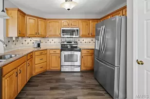 9757 Tesson Creek Estates Dr, Saint Louis, MO 63123 - Photo 16
