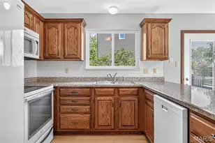 3001 Oakstowne Pl, Saint Louis, MO 63129 - Photo 16