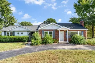 9920 Wolff Dr, Saint Louis, MO 63123 - Photo 4