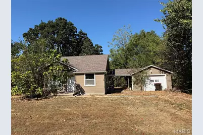867 W Park Manor Boulevard, Lebanon, MO 65536 - Photo 1